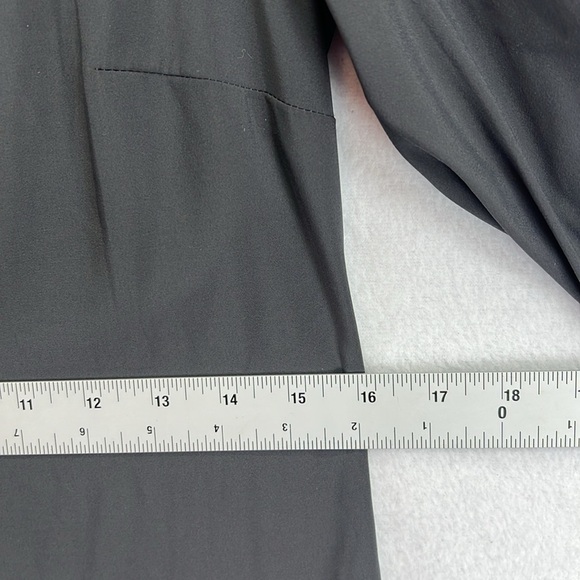 A/X Armani Exchange Classy Dress Sz 0 Gray/Black
Long Sleeves EUC - Picture 9 of 11
